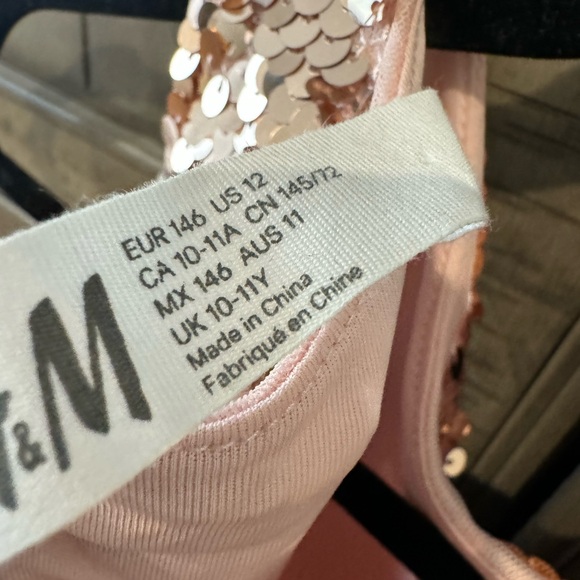 H & M sequined dress. New. Size 10-11 - Picture 3 of 4